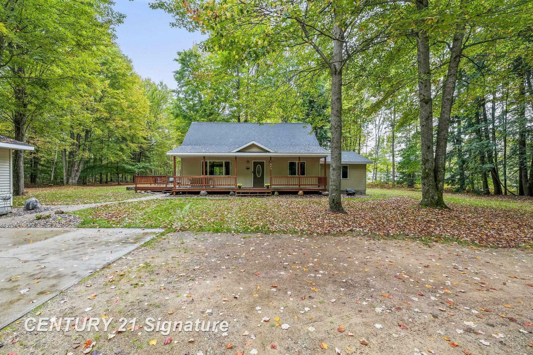 Property Photo:  2847 S Grout Road  MI 48612 