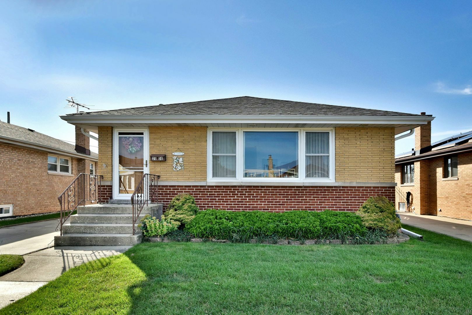 Property Photo:  2538 Nona Street  IL 60131 