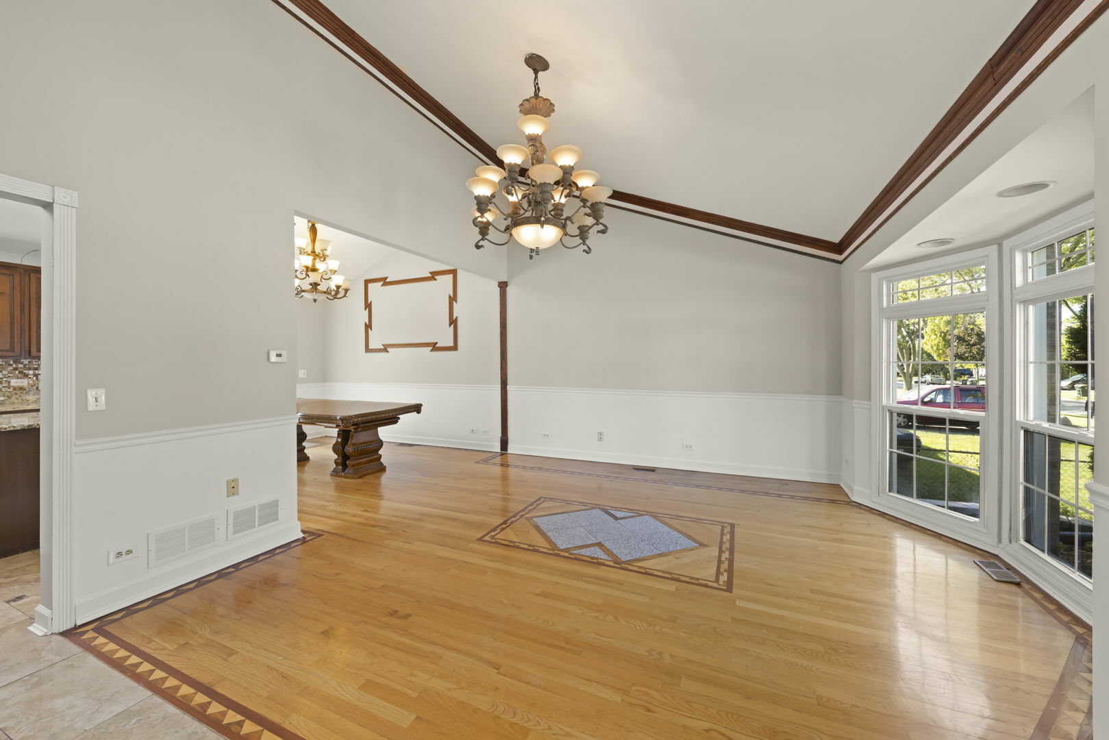 Property Photo:  601 Lincoln Avenue  IL 60185 