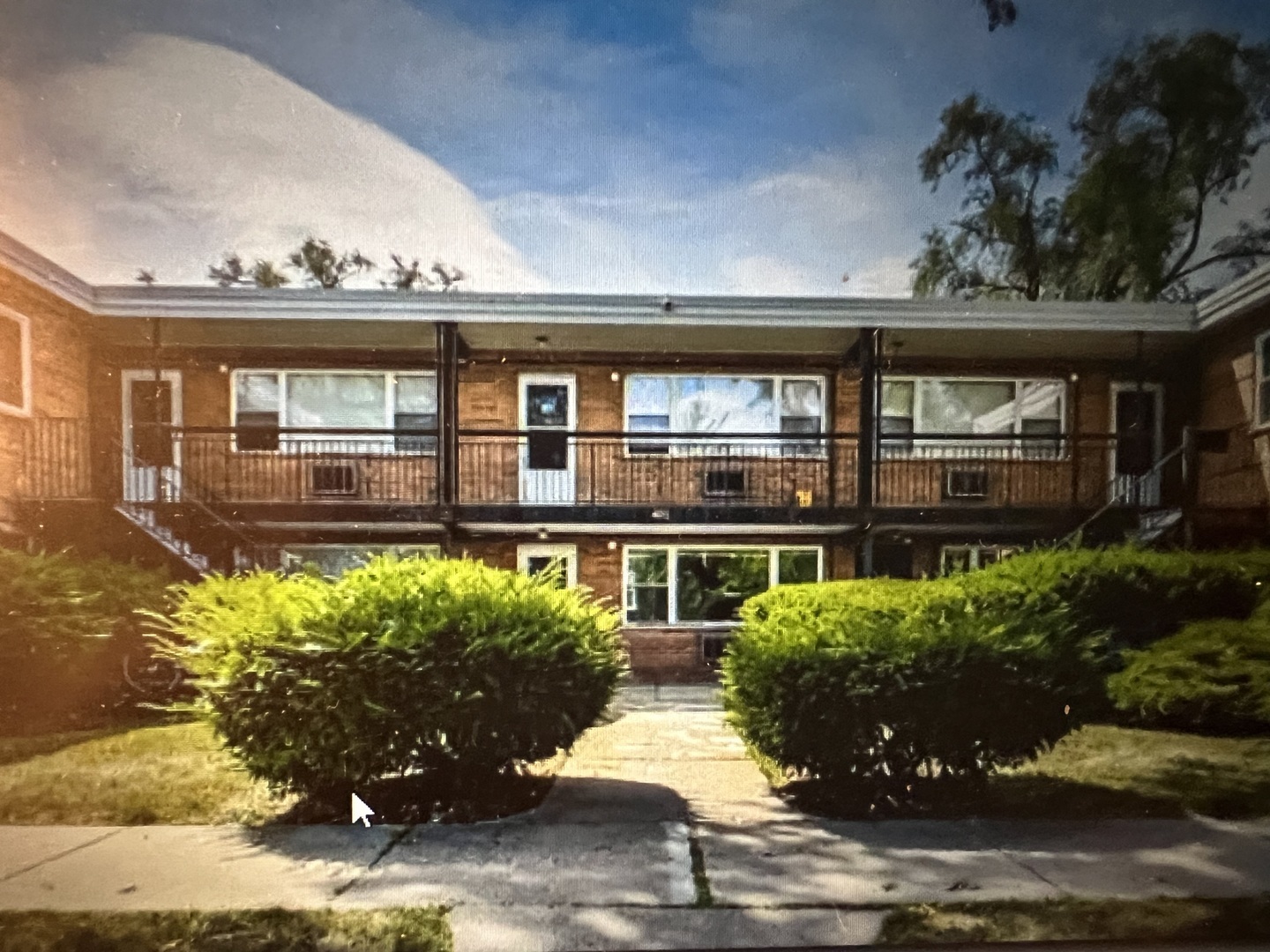 Property Photo: 405 Austin Street 6 IL 60515