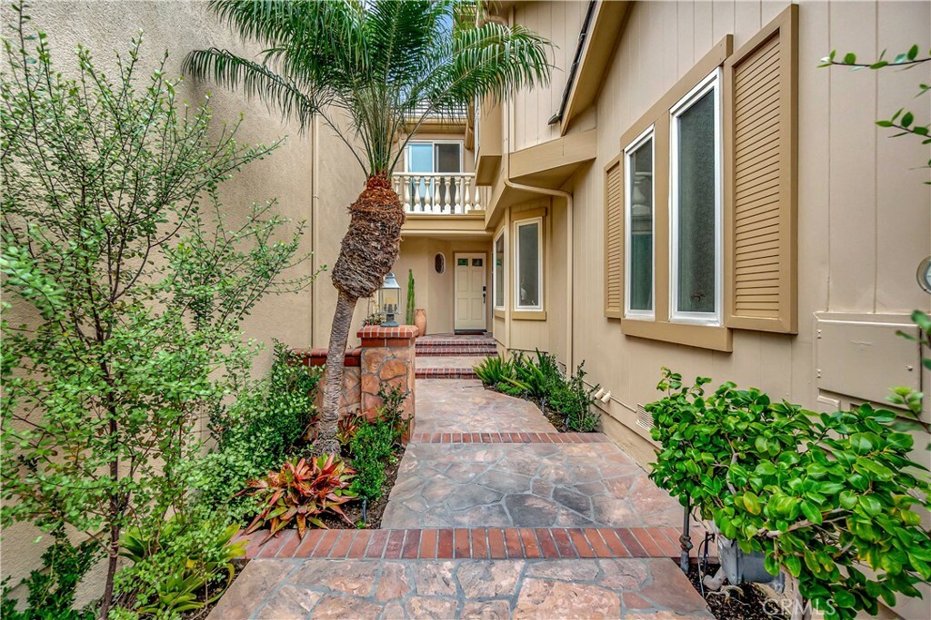 Property Photo:  6131 Eaglecrest Drive  CA 92648 