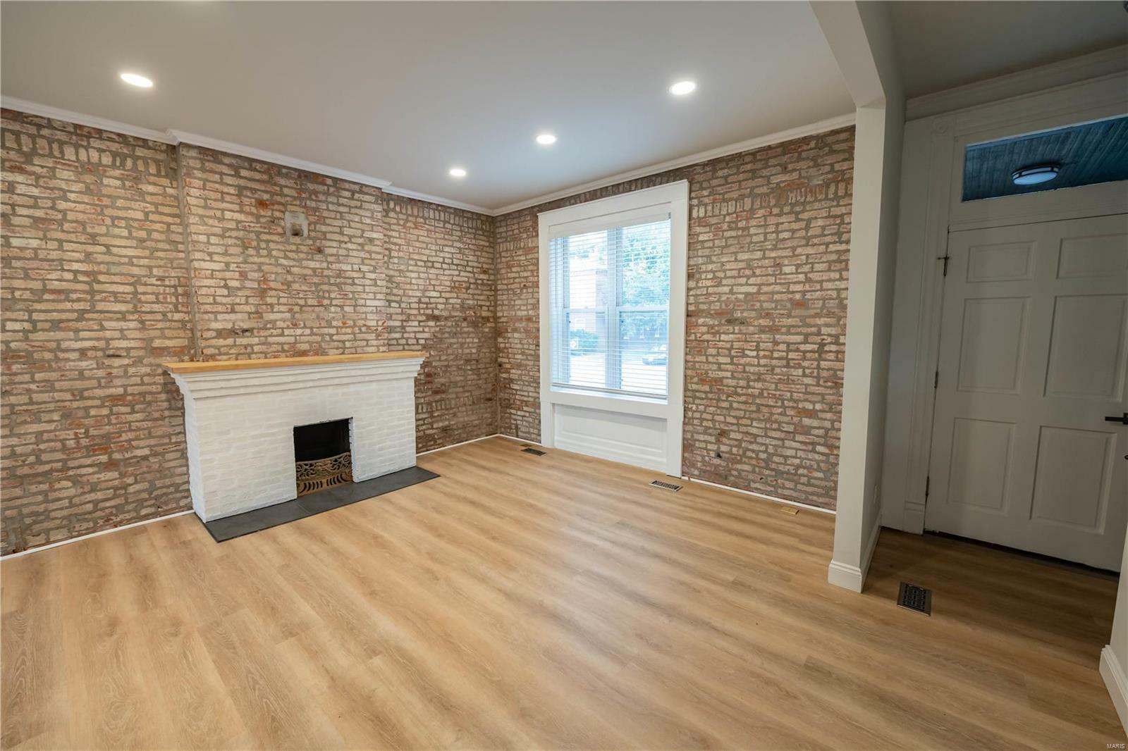 Property Photo:  4201 Connecticut Street  MO 63116 