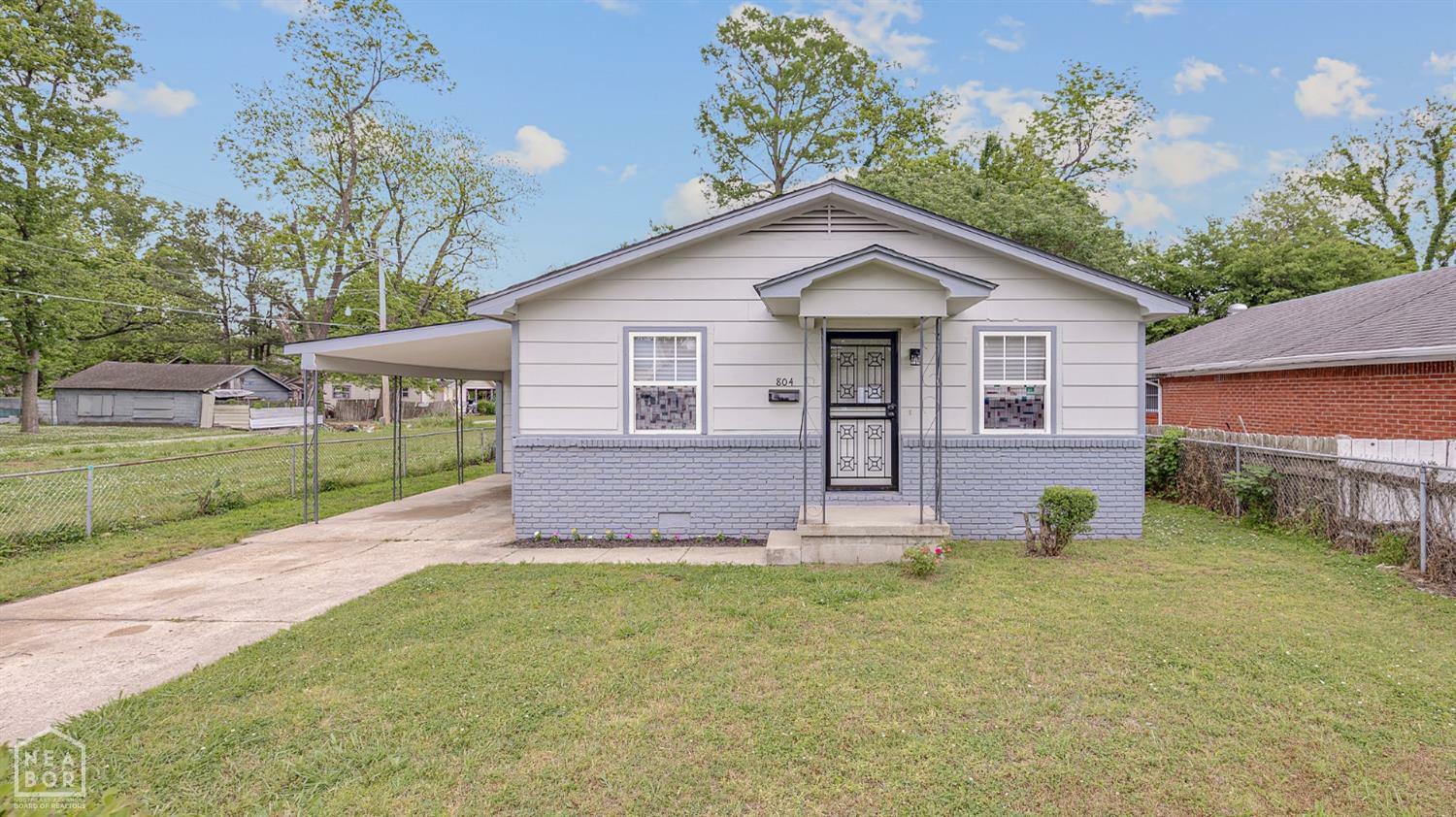 Property Photo:  804 S Franklin Street  AR 72315 