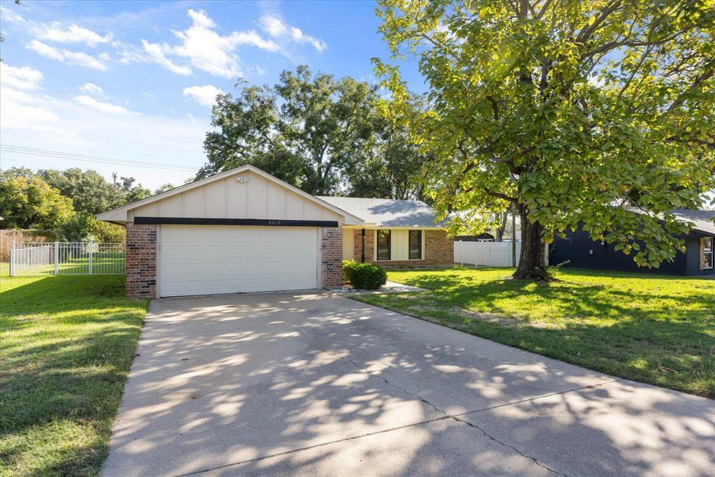 Property Photo:  5325 Mission Circle  TX 76049 