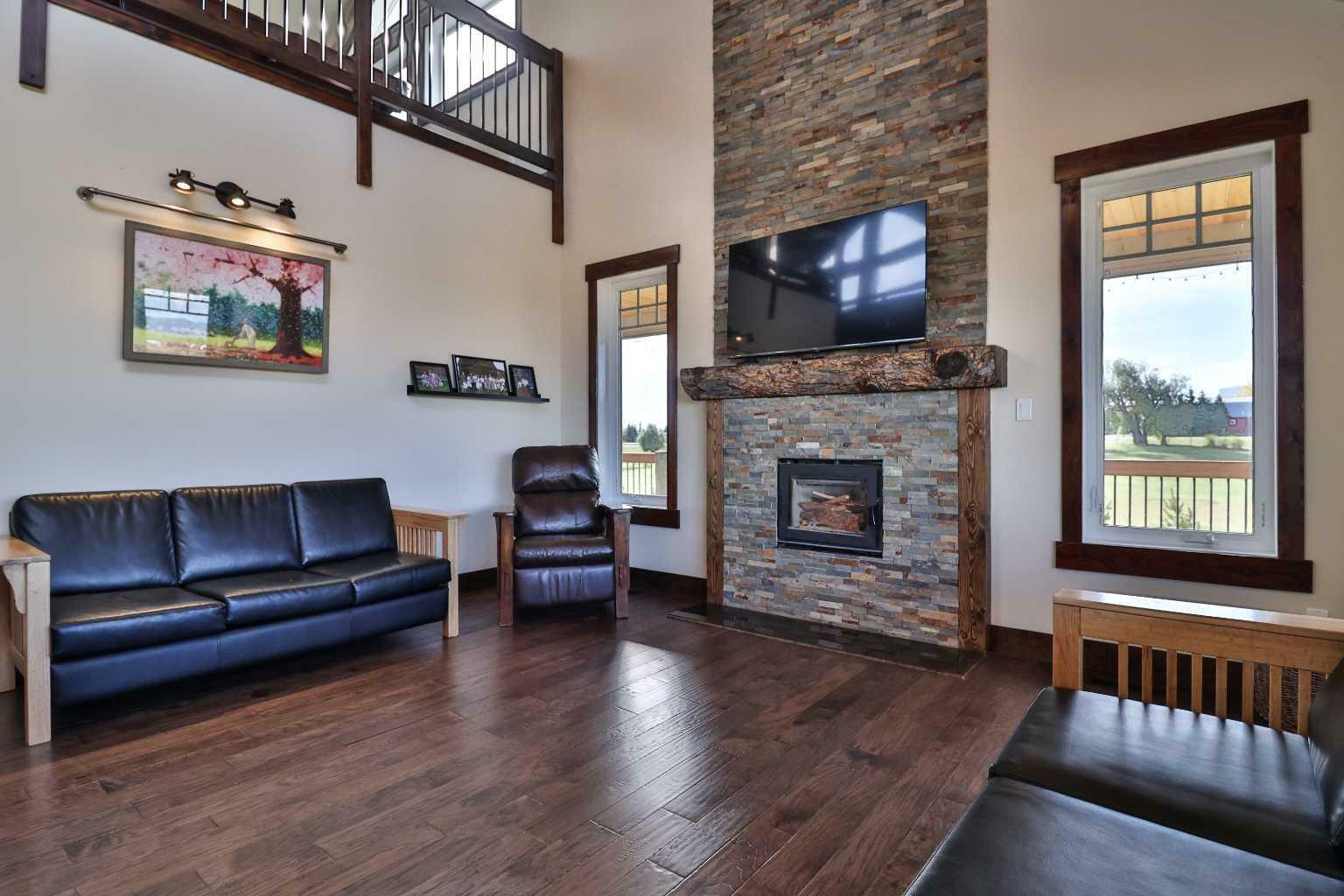 Property Photo: 152 School Avenue AB T0K 1N0