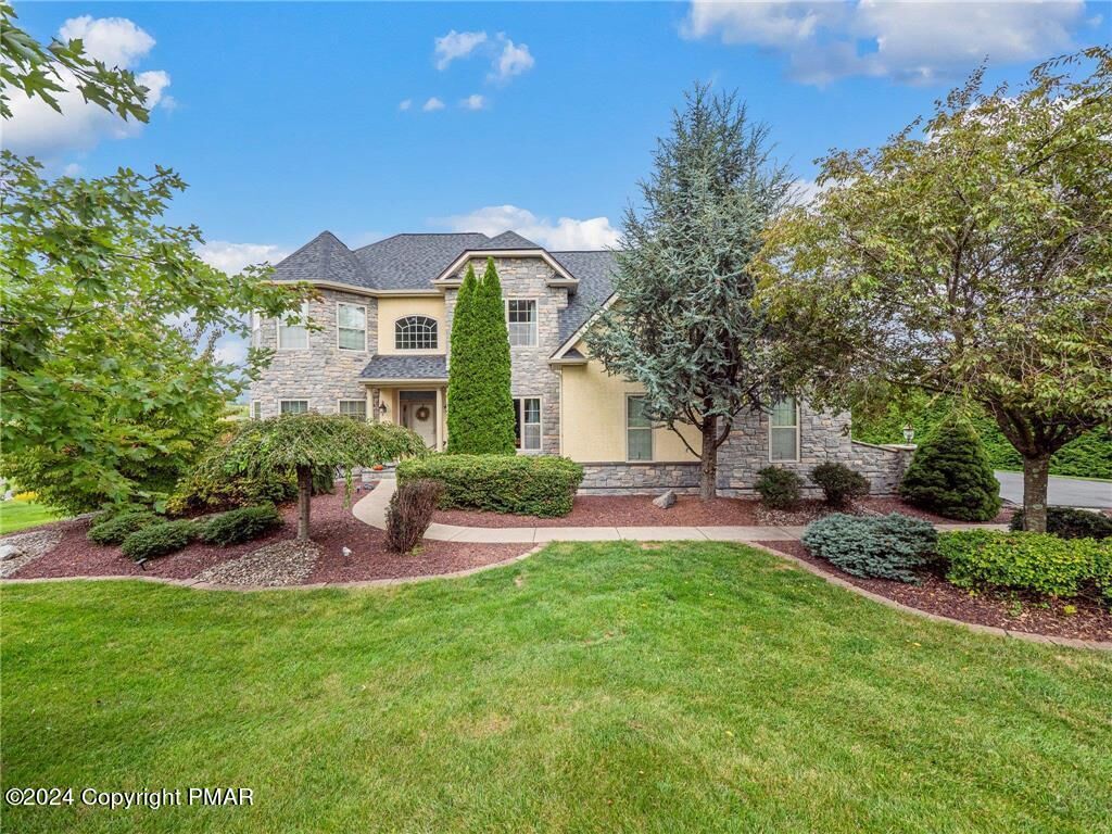 Property Photo:  245 E Dell Road  PA 18014 