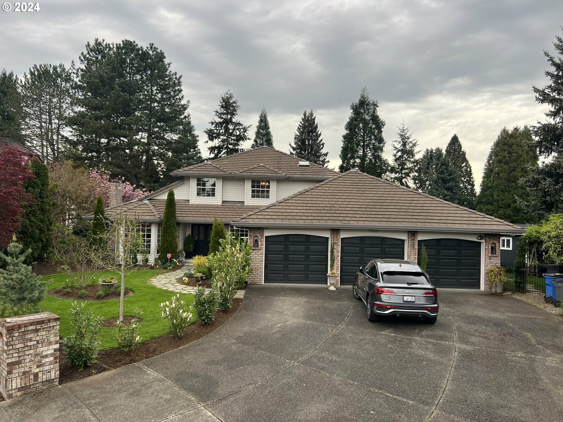 Property Photo:  7505 NE Par Ln  WA 98662 