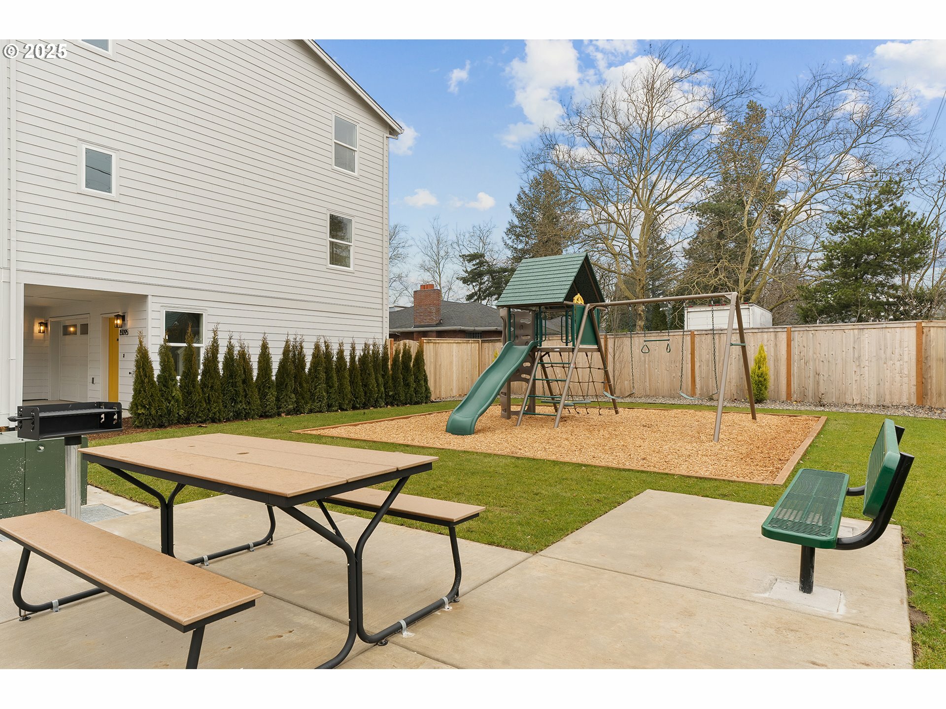 Property Photo: 15063 SE Division St OR 97236