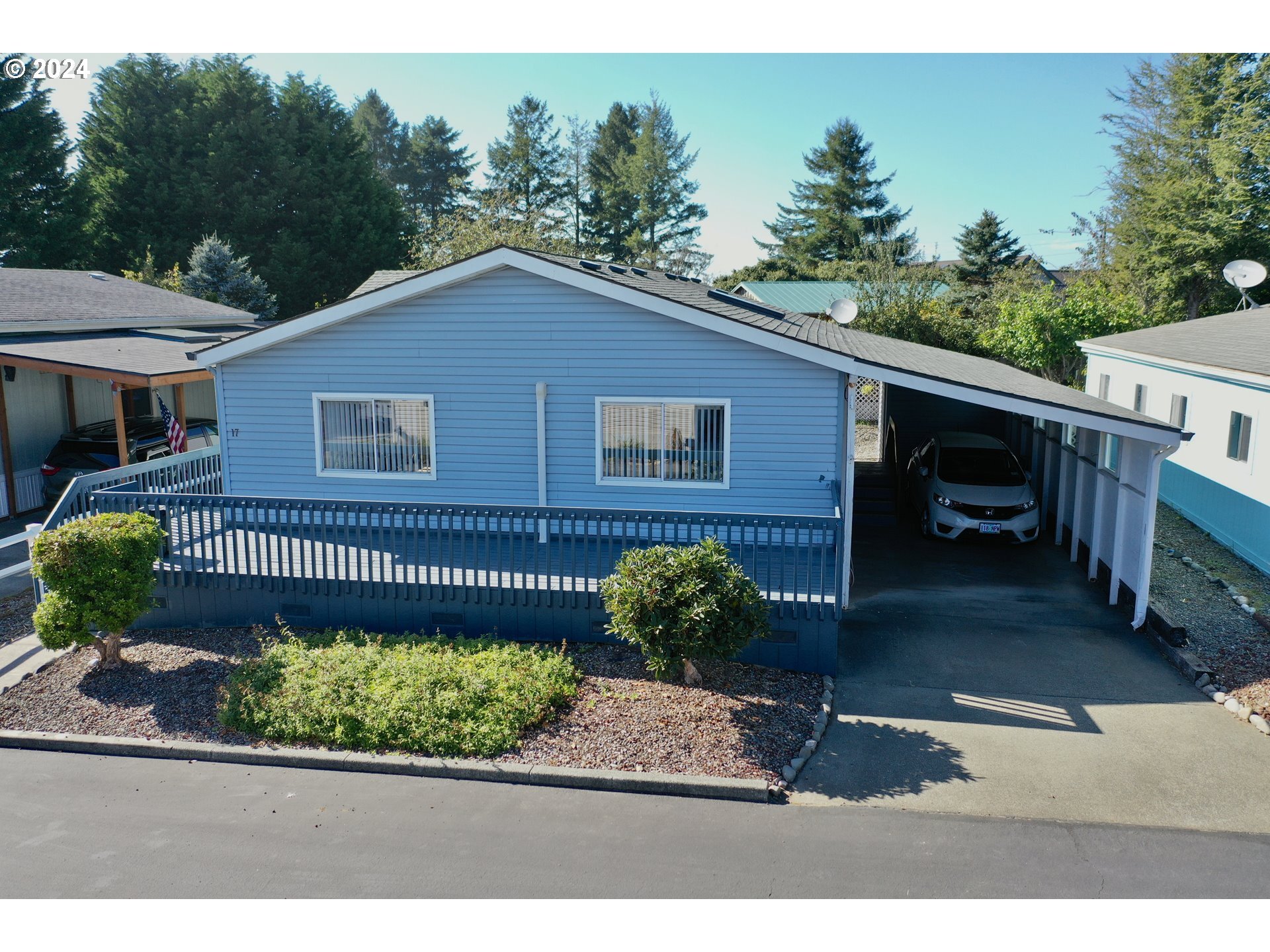 Property Photo: 97940 W Benham Ln 17 OR 97415