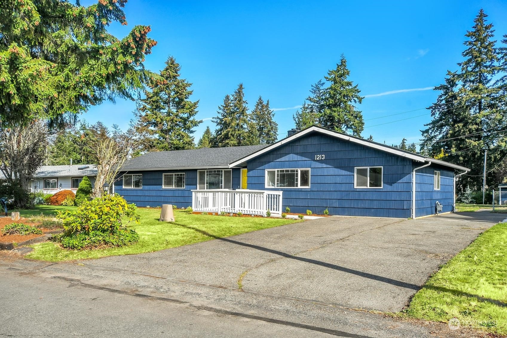 Property Photo:  1213 136th Street E  WA 98445 