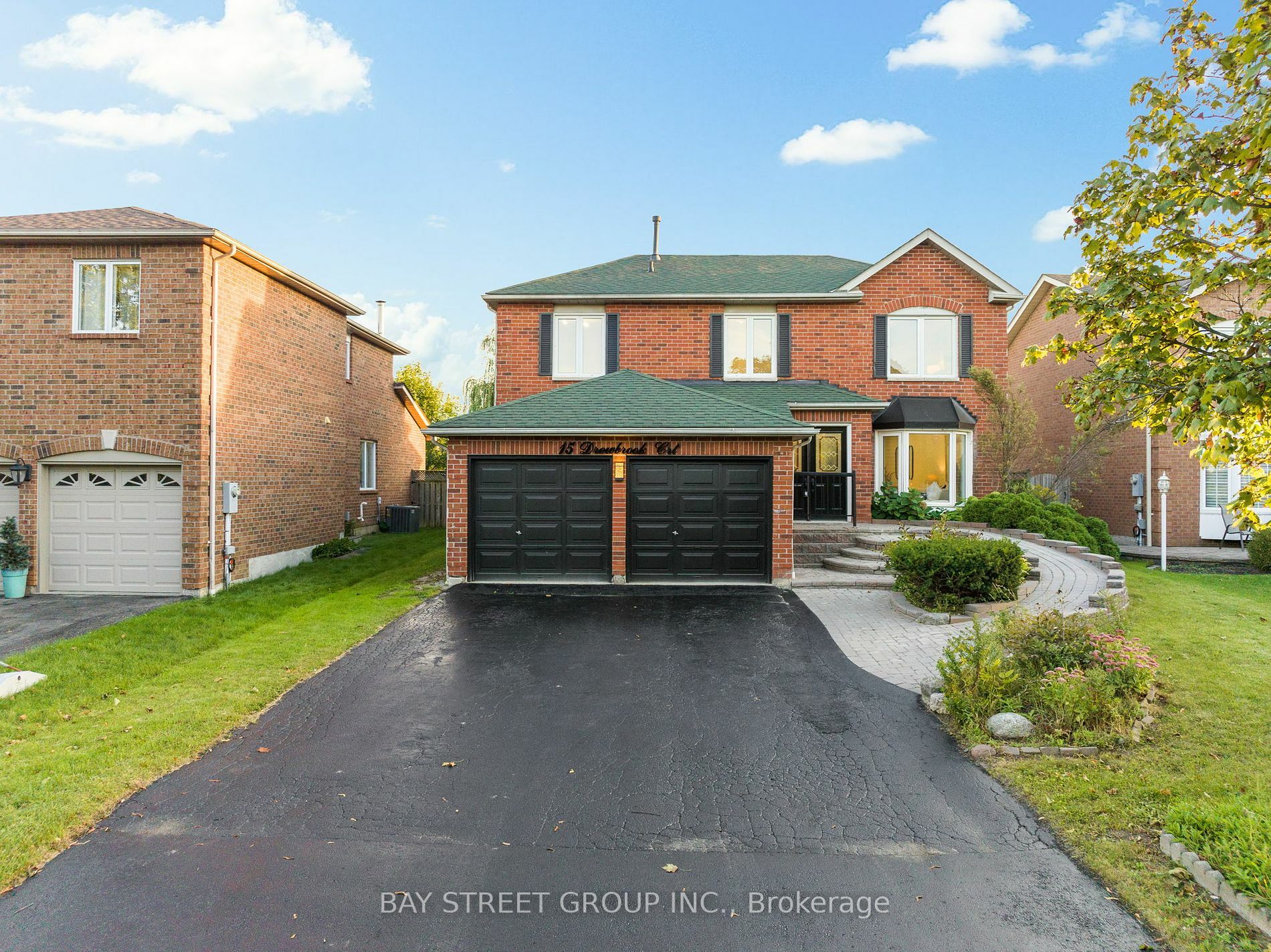 Property Photo:  15 Drewbrook Crt  ON L1N 8M9 