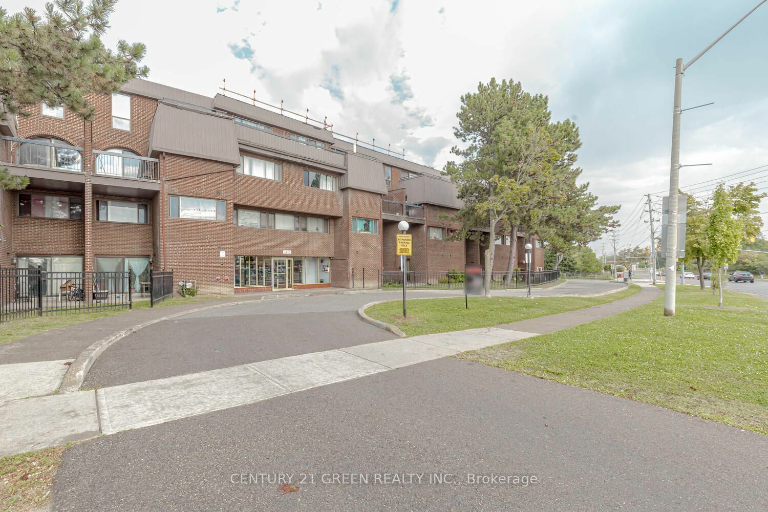 Property Photo:  3455 Morning Star Dr 209  ON L4T 3T9 