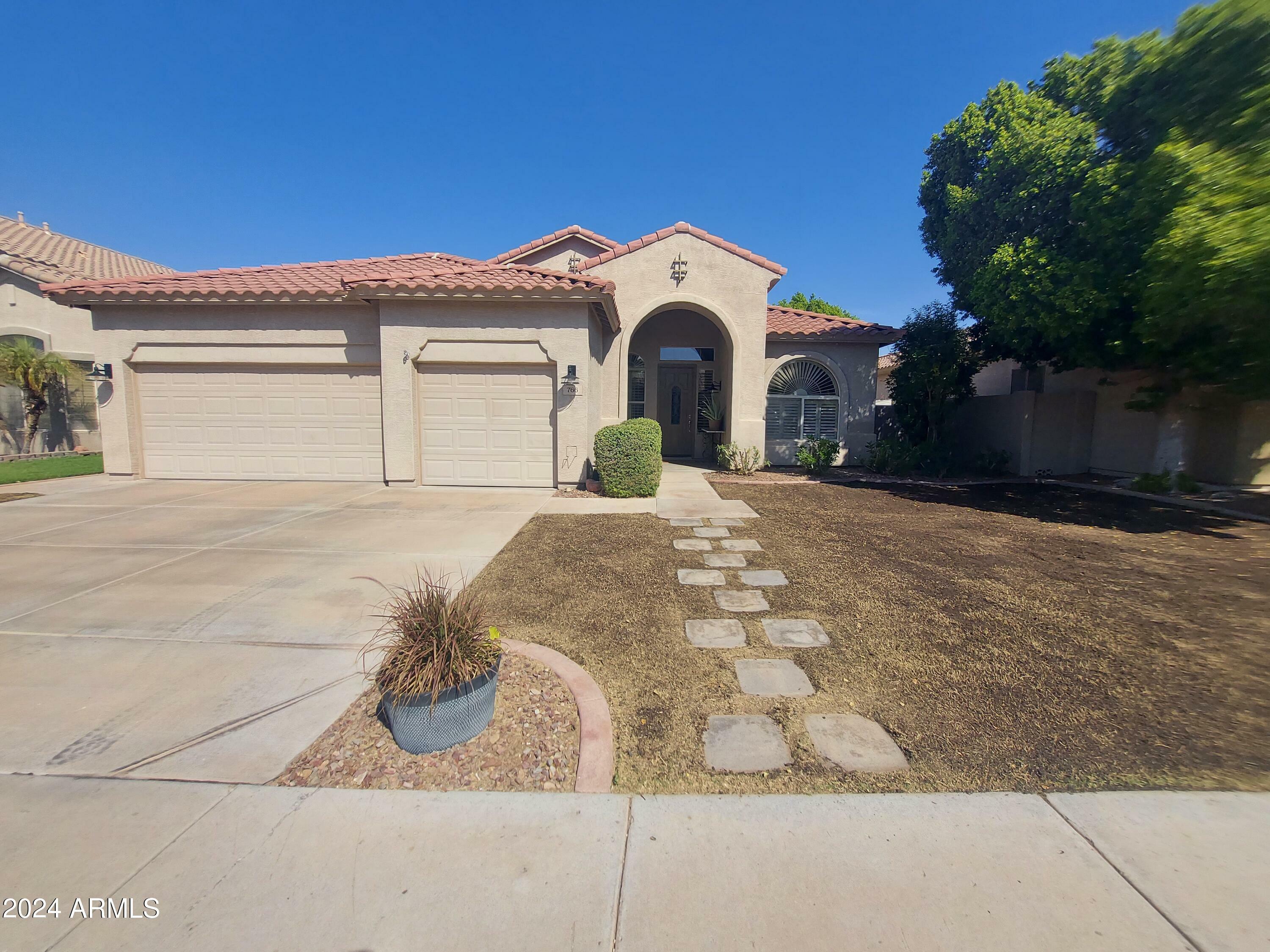 Property Photo:  766 W Locust Drive  AZ 85248 