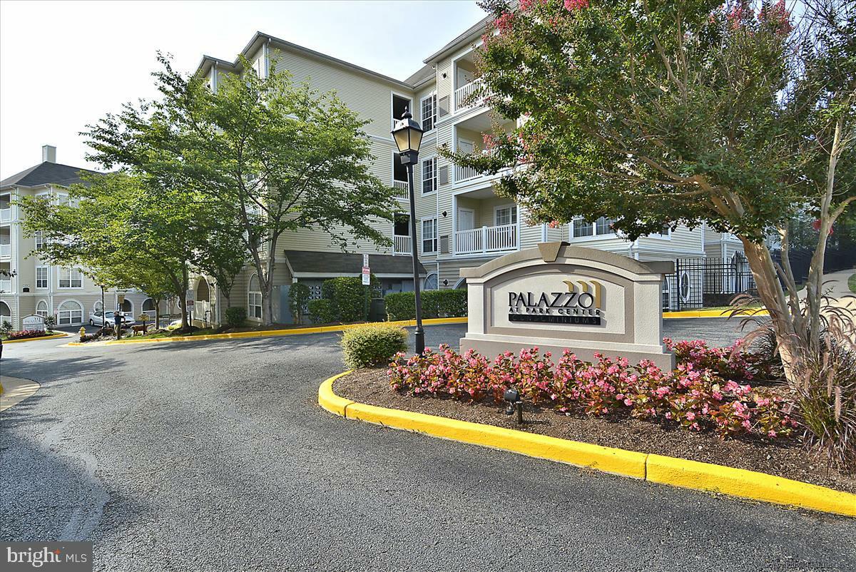 Property Photo: 4551 Strutfield Lane 4218 VA 22311