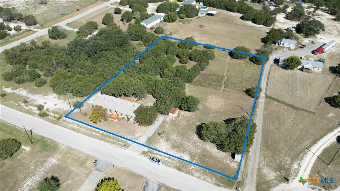 Property Photo:  185 County Road 4127  TX 76550 