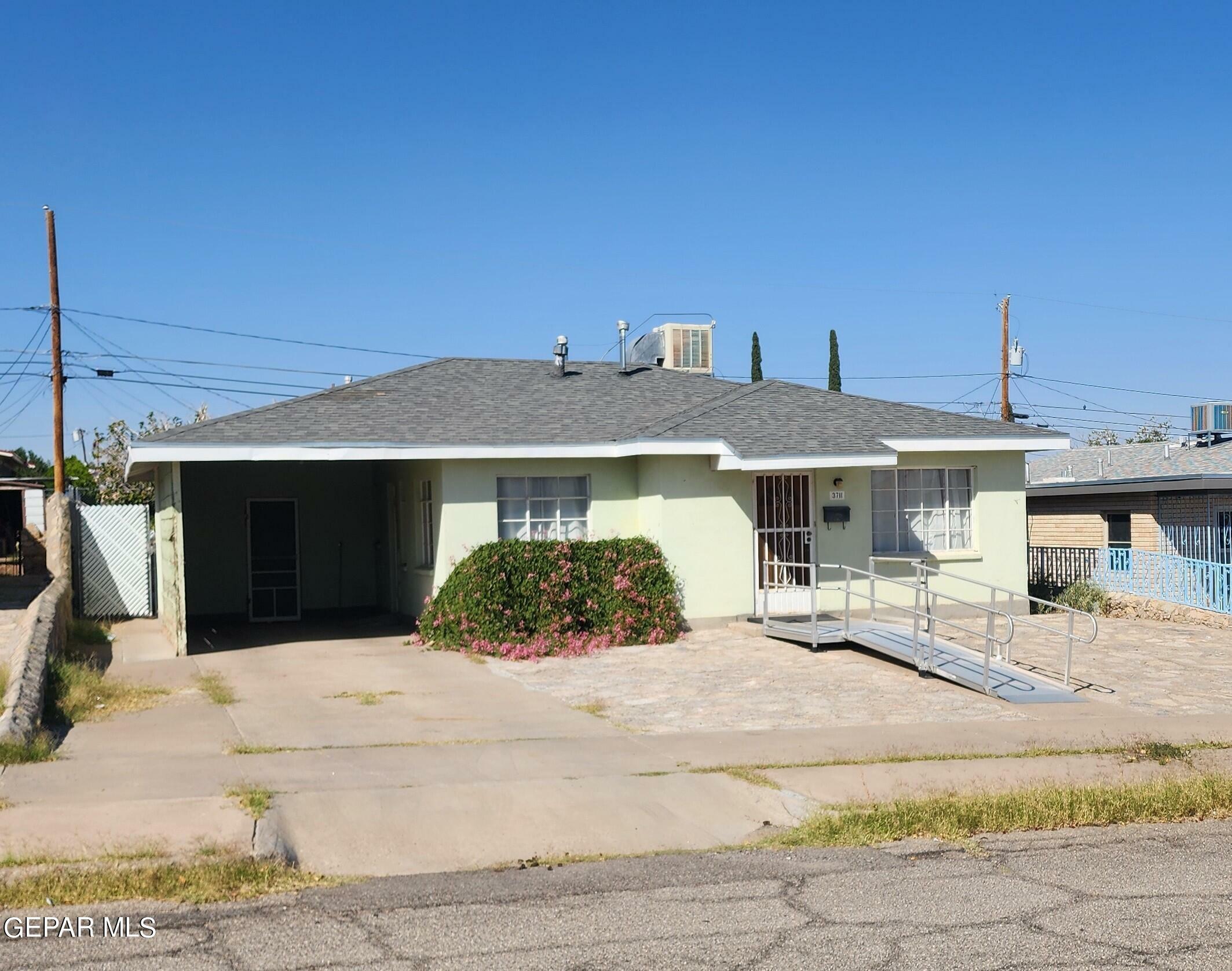 Property Photo:  3711 Harrison Avenue  TX 79930 