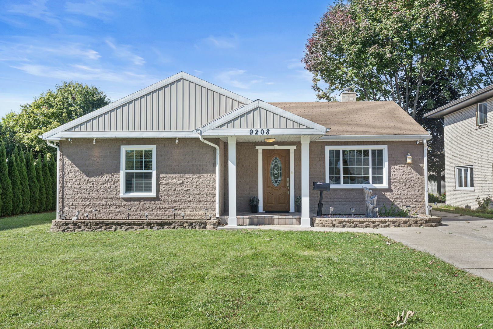 Property Photo: 9208 N Ashland Avenue IL 60714