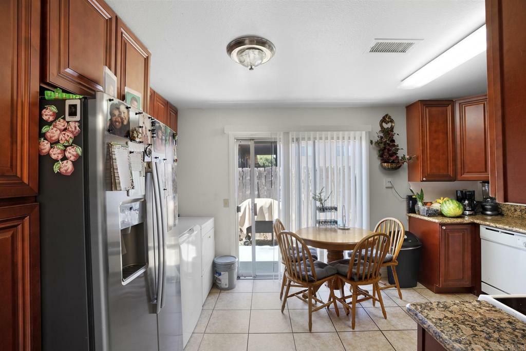 Property Photo:  888 Cherrywood Way 14  CA 92021 