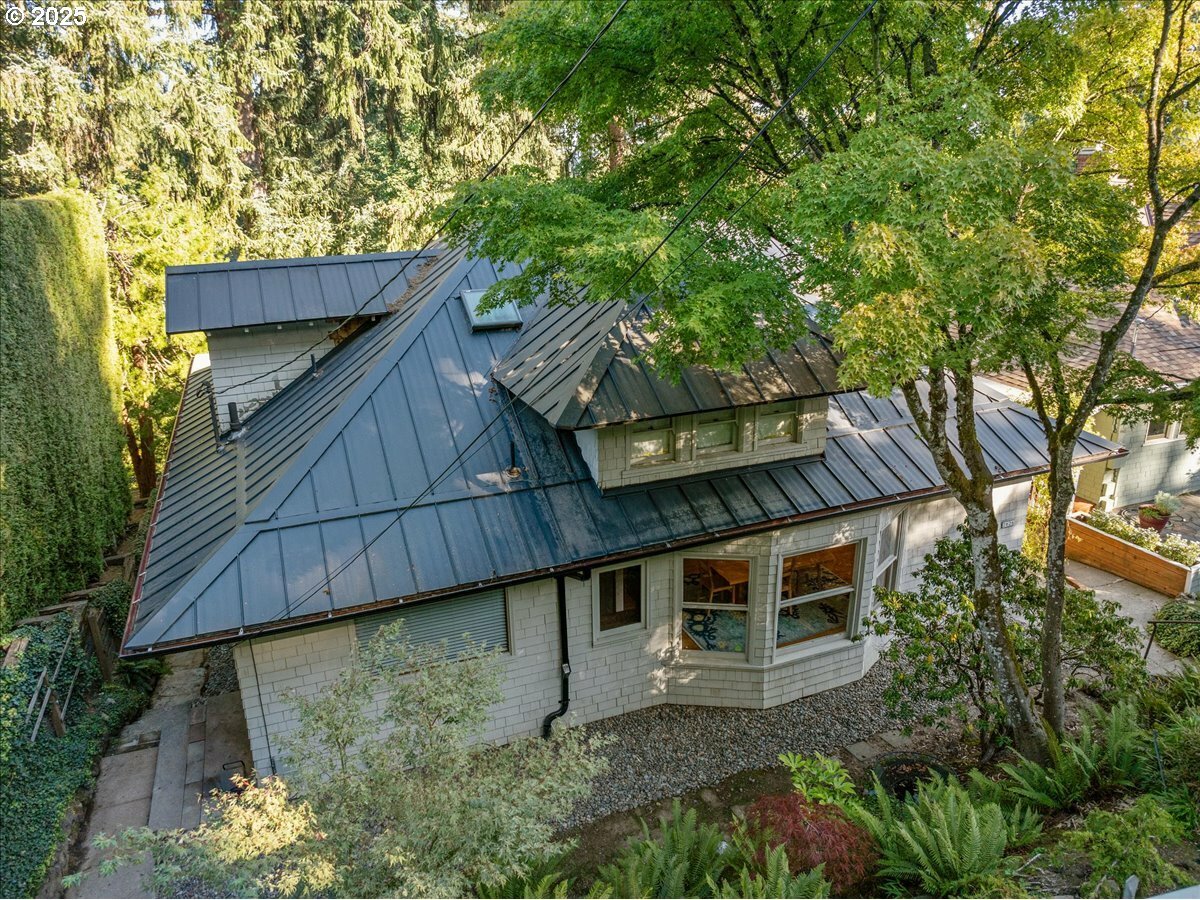 Property Photo: 2626 SW Ravensview Dr OR 97201