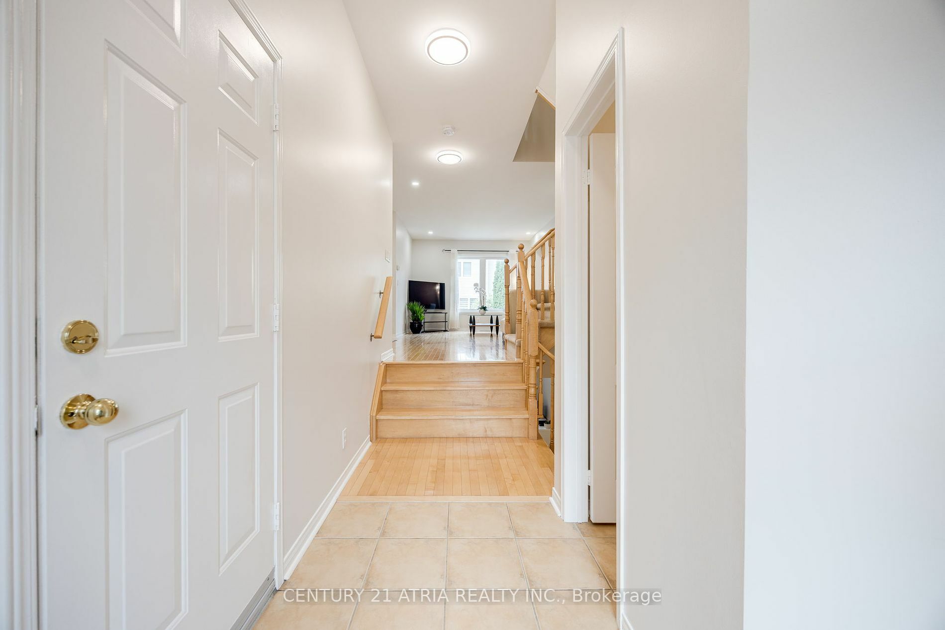 Property Photo:  64 Bilbrough St  ON L4G 7W4 