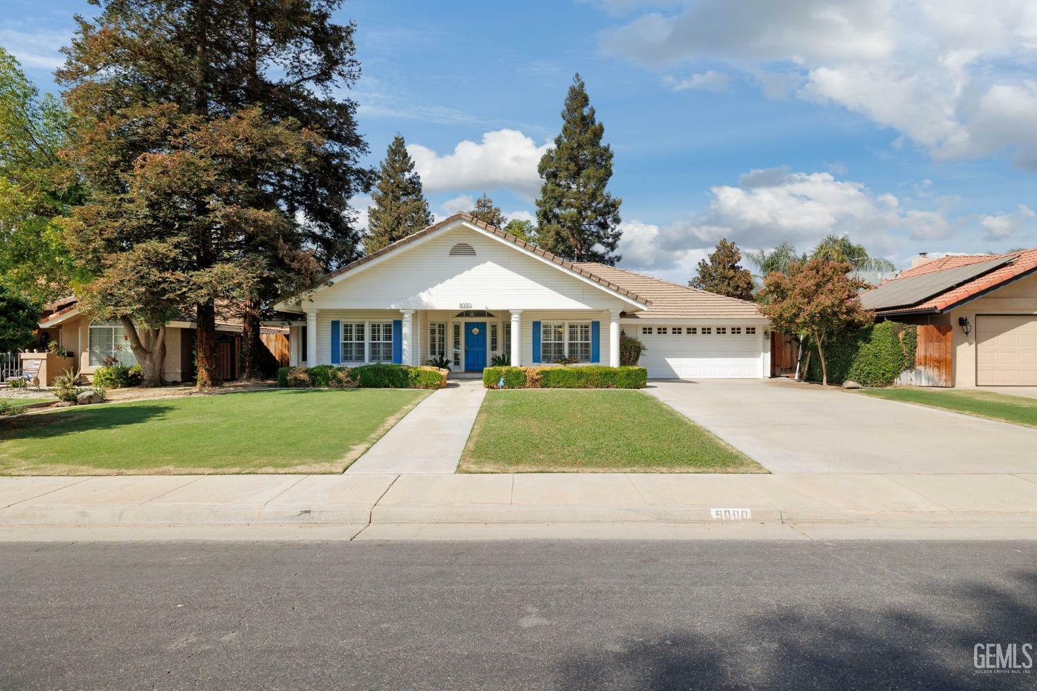 Property Photo: 9000 Bridlewood Lane CA 93311