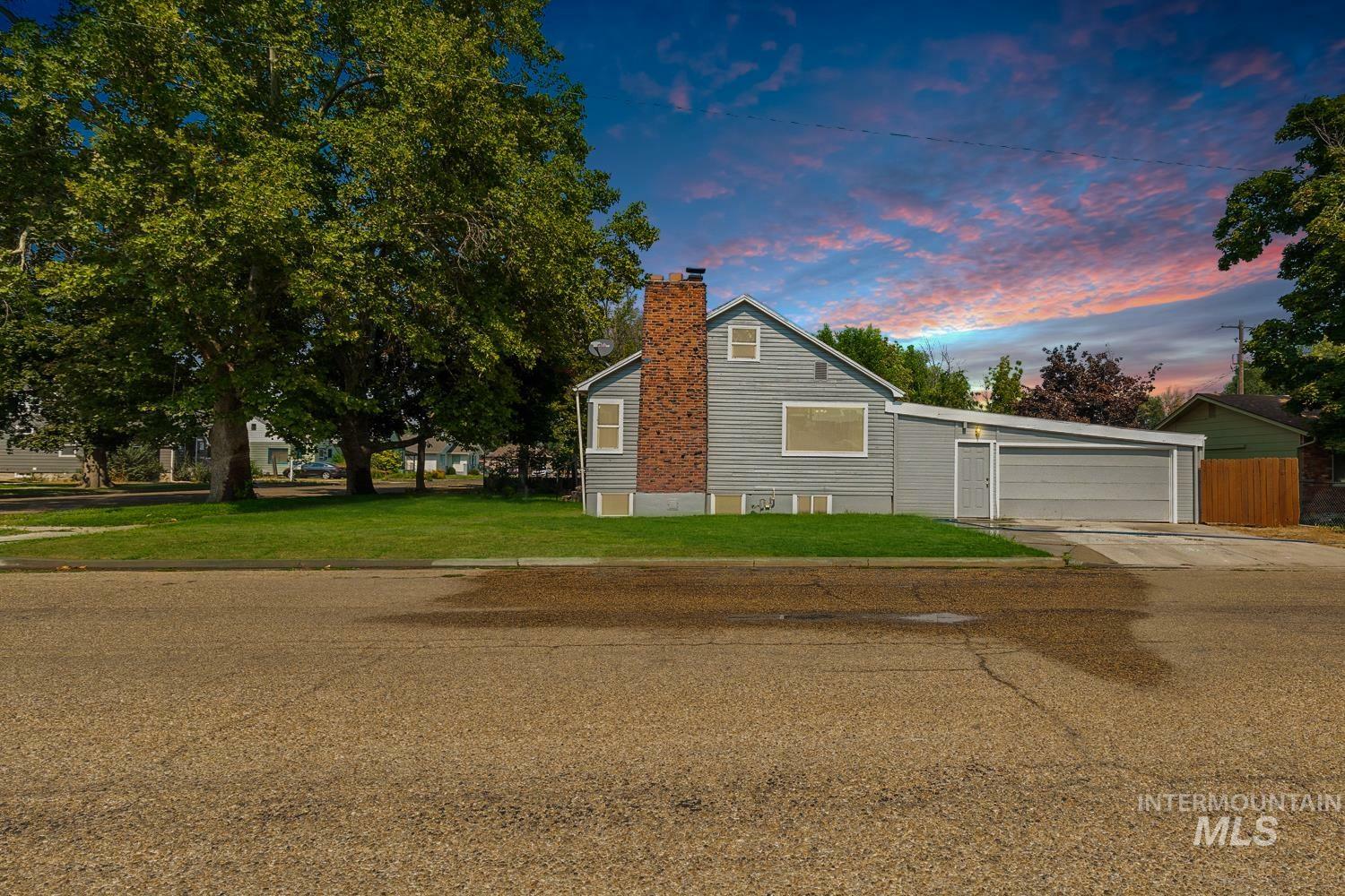 Property Photo:  124 S Juniper St.  ID 83686 