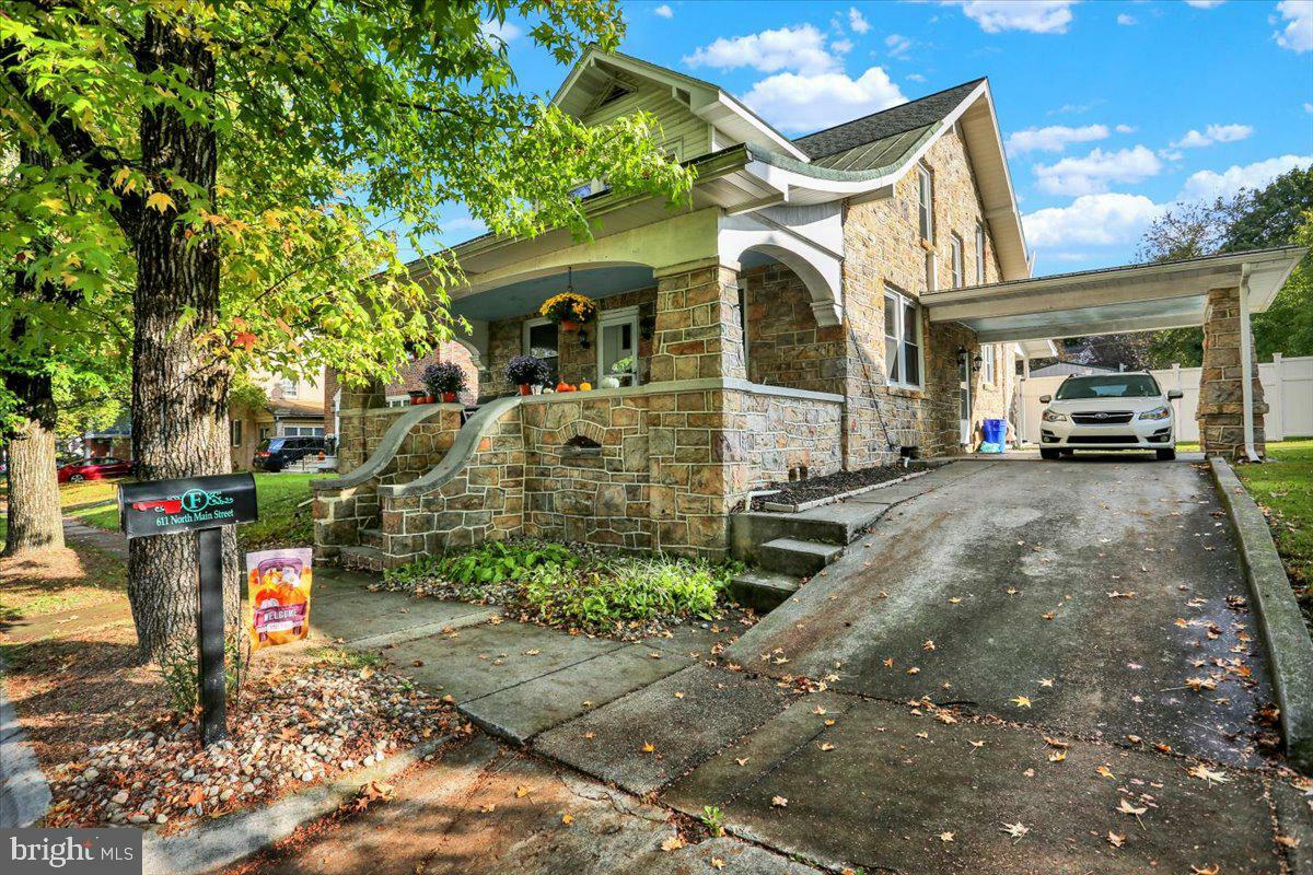 Property Photo:  611 N Main Street  PA 19506 