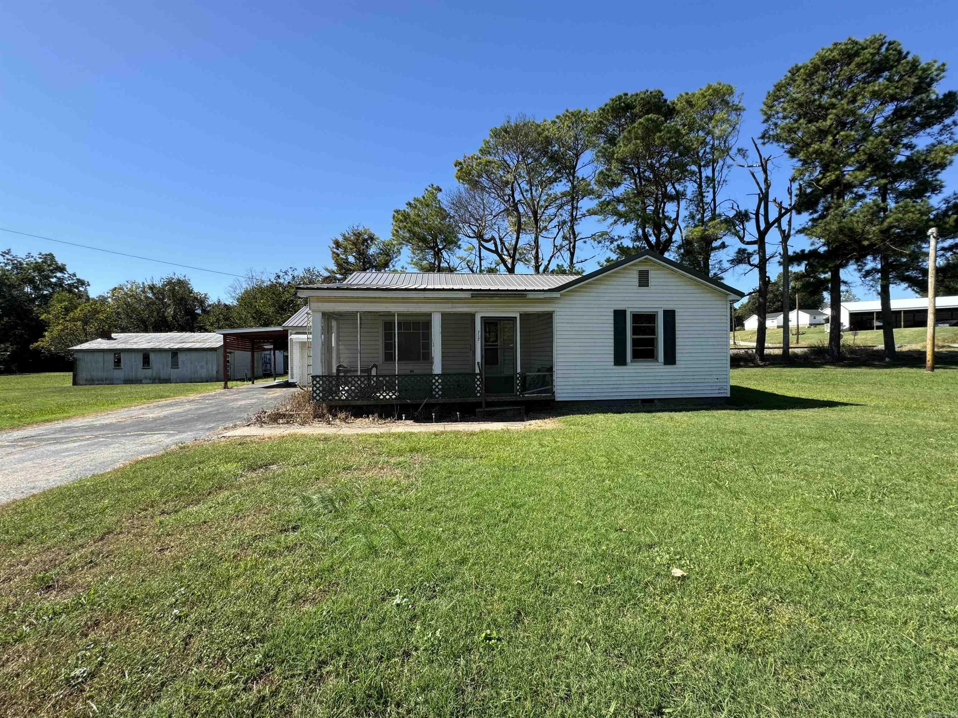 Property Photo: 717 S Terminal Avenue AR 72454