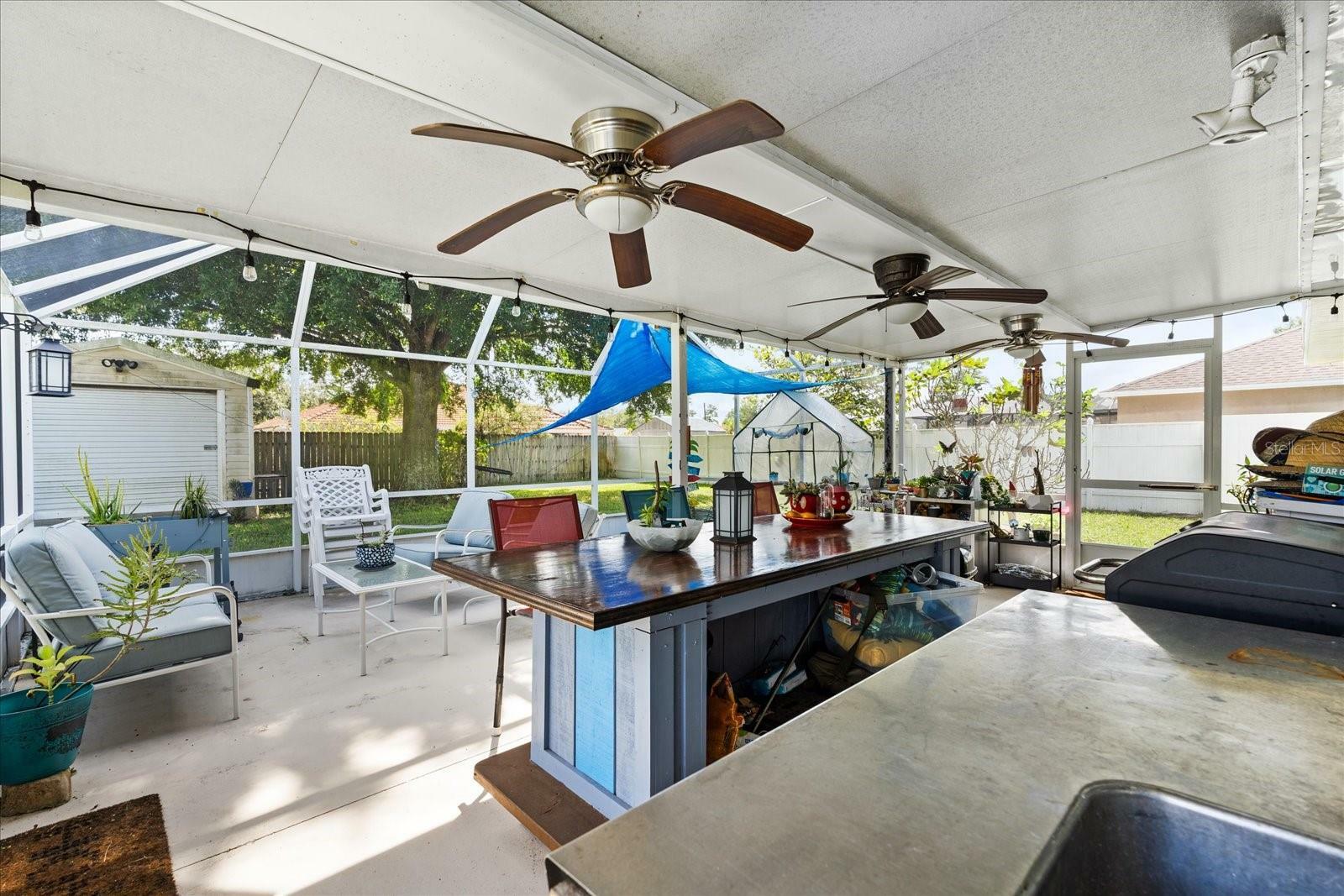 Property Photo: 21 Fenwick Lane FL 32137