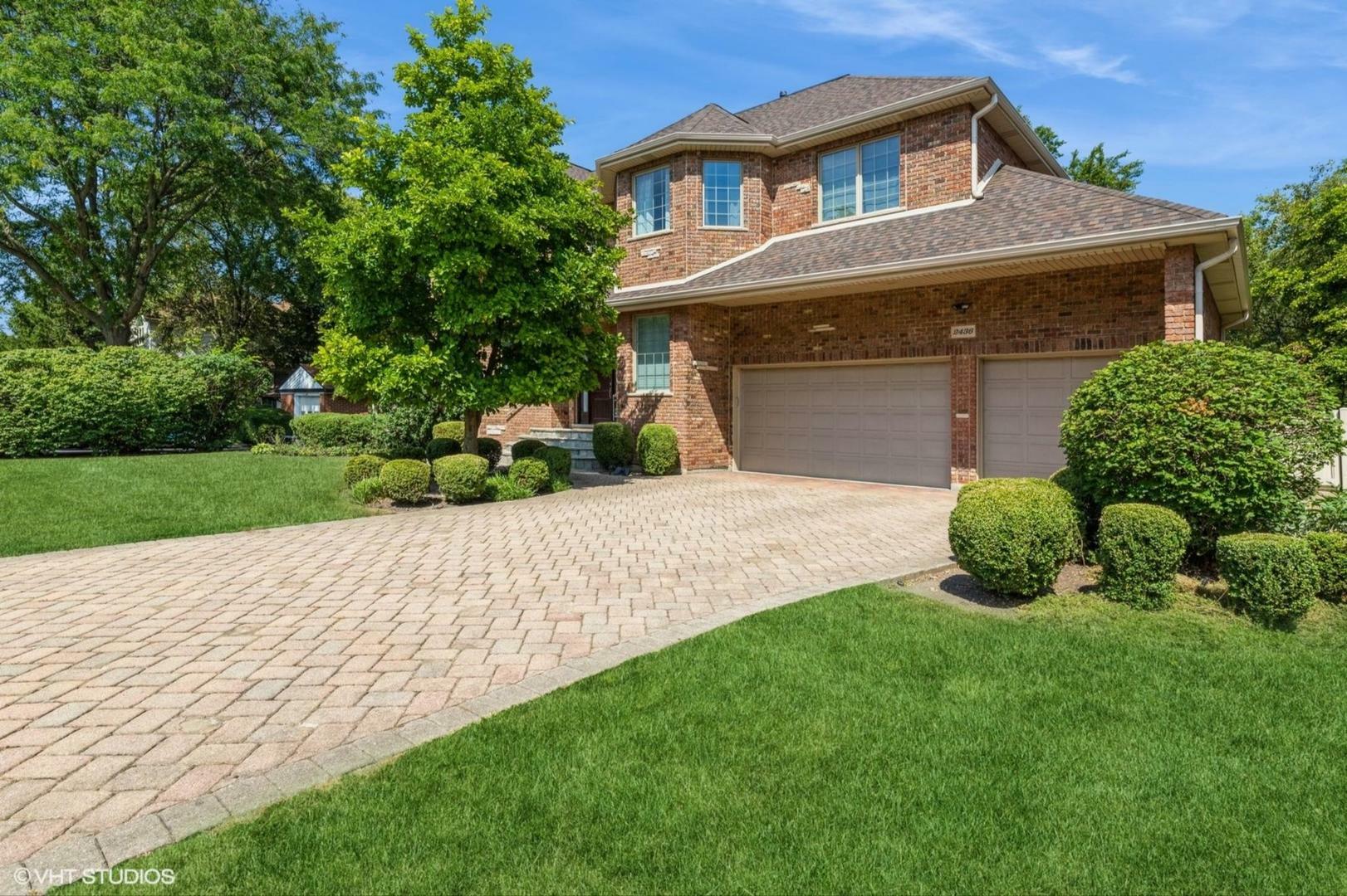 Property Photo:  2436 Manor Lane  IL 60068 