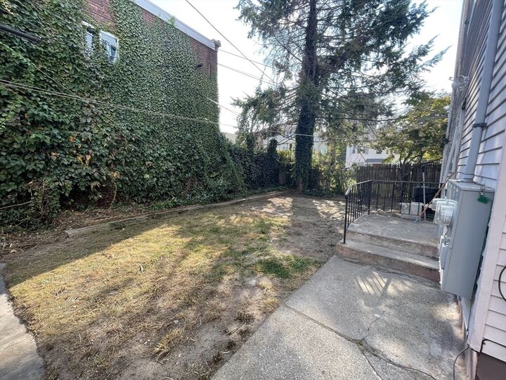 Property Photo:  7 Shawmut St  MA 01609 