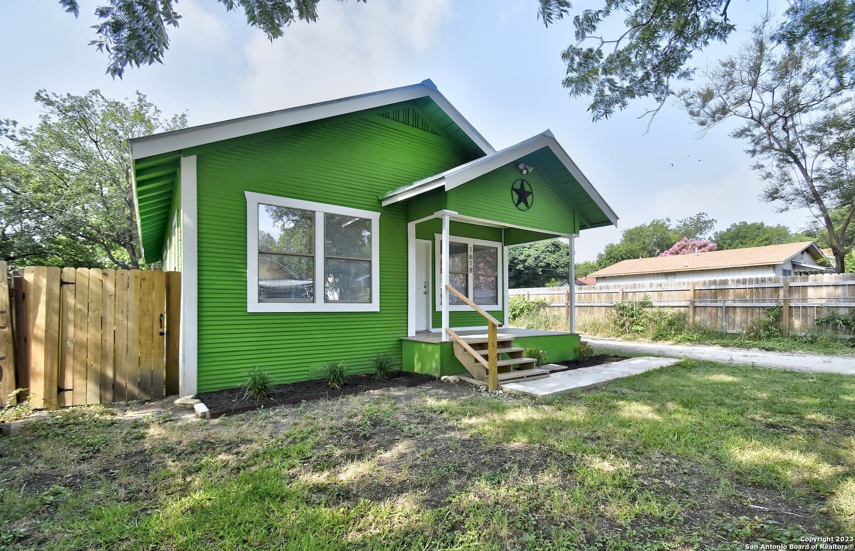 Property Photo:  1618 Santa Monica St  TX 78201 