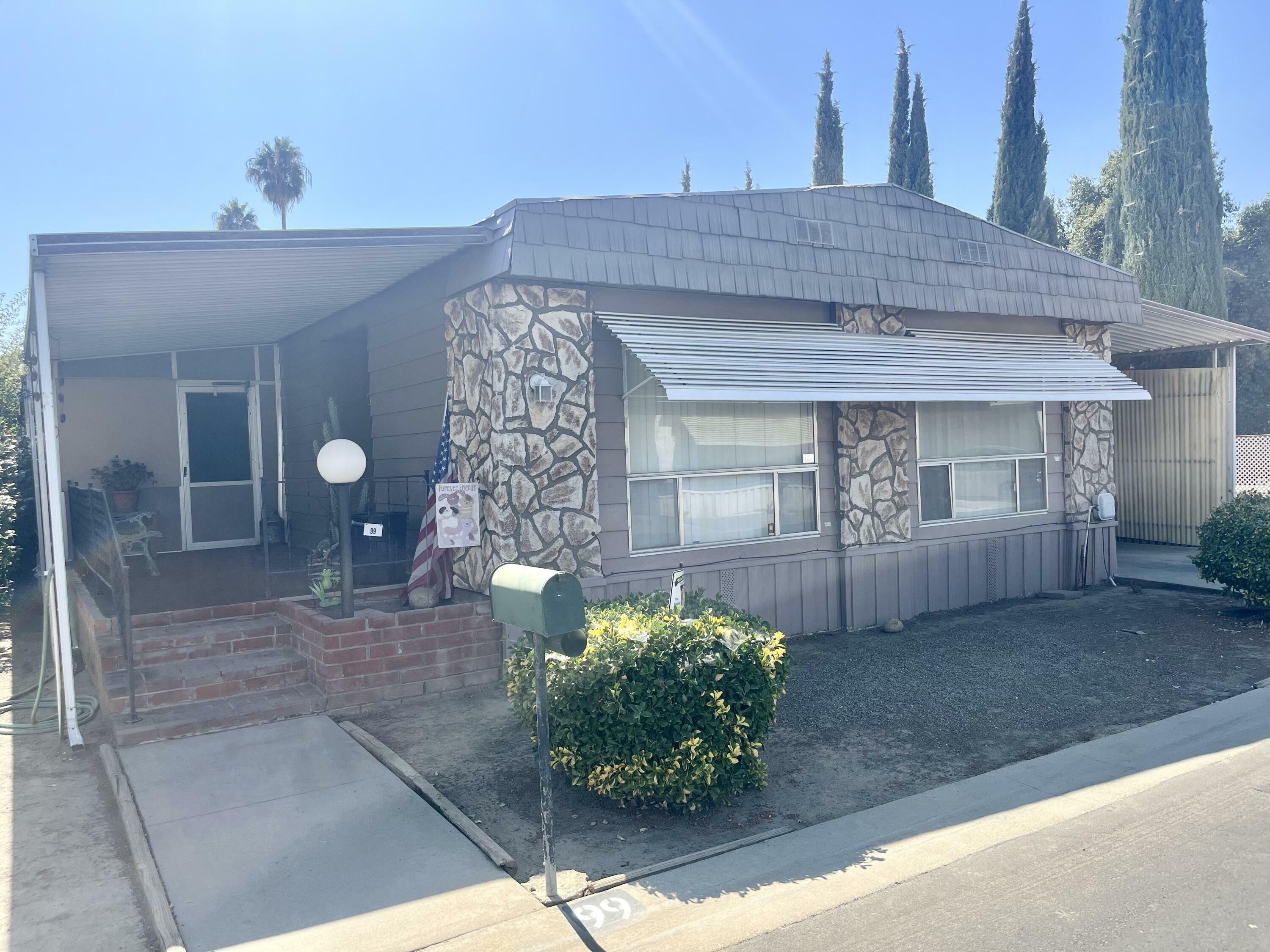 Property Photo:  2301 S Divisadero 99  CA 93277 