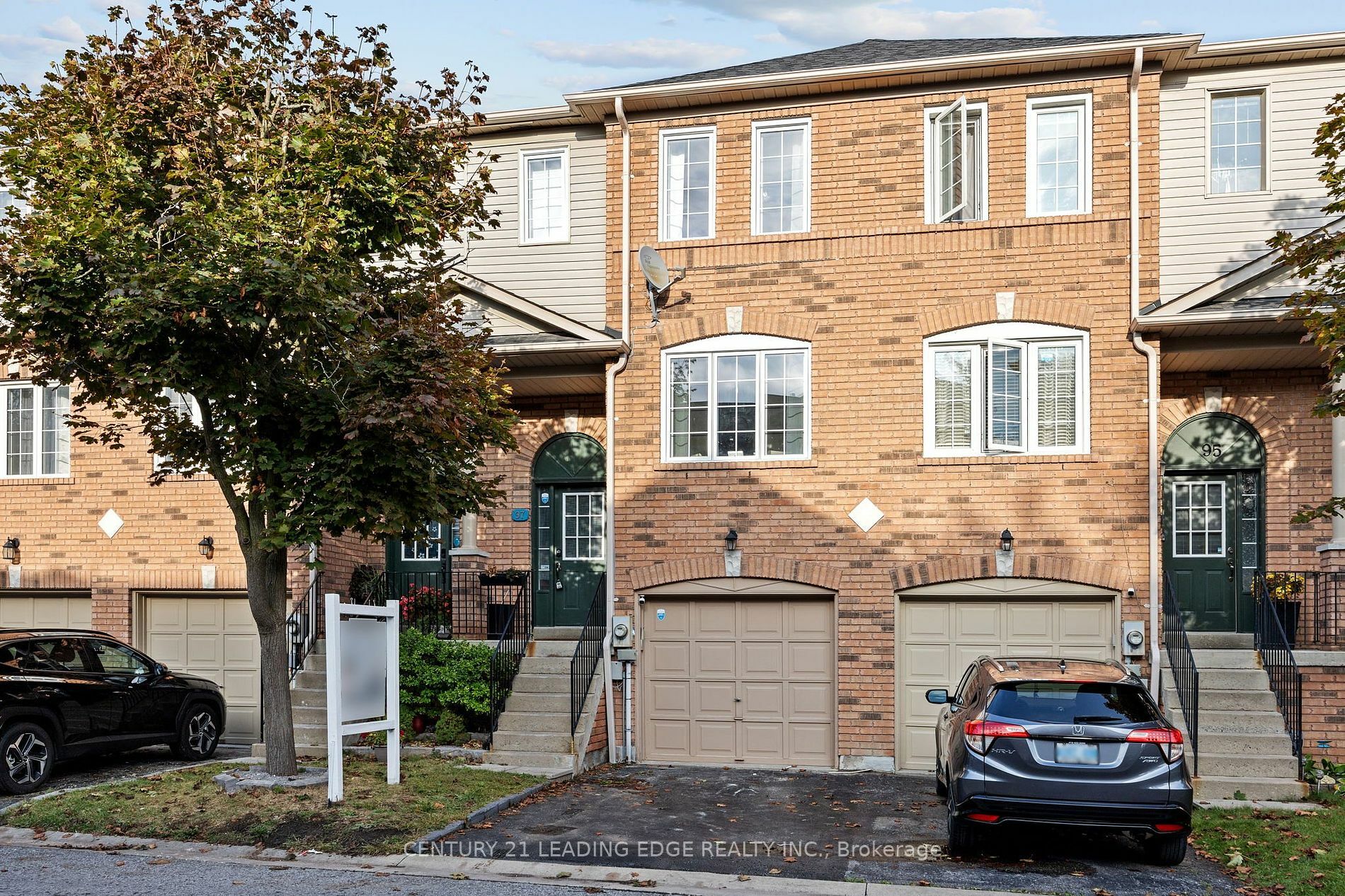 97 Aspen Park Way  Whitby ON L1N 9M7 photo