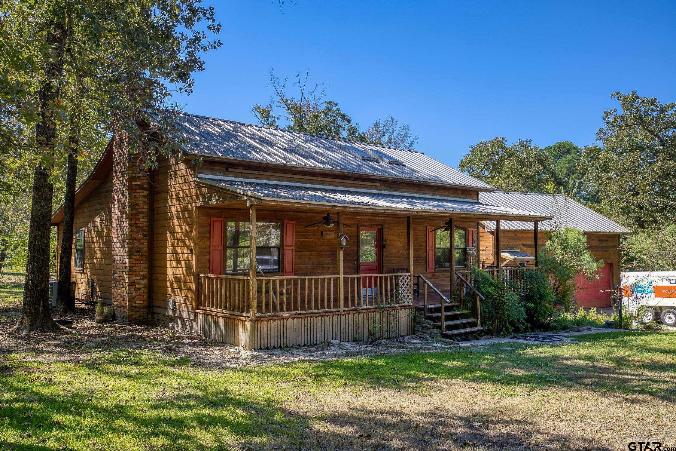 Property Photo:  207 Lee Drive  TX 75662 