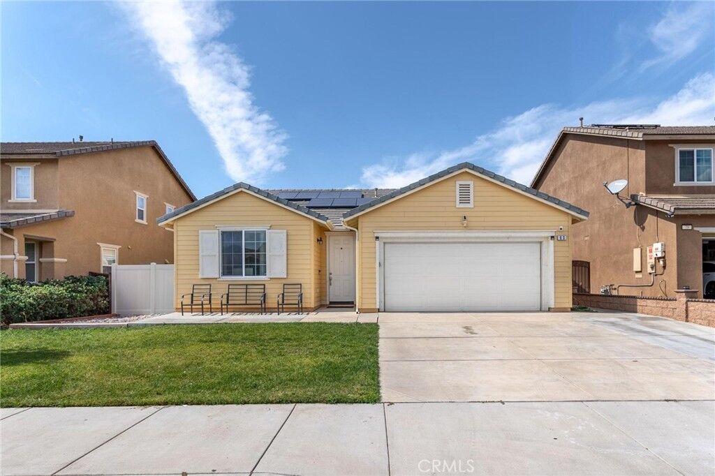 Property Photo: 83 Birdsong Court CA 92223