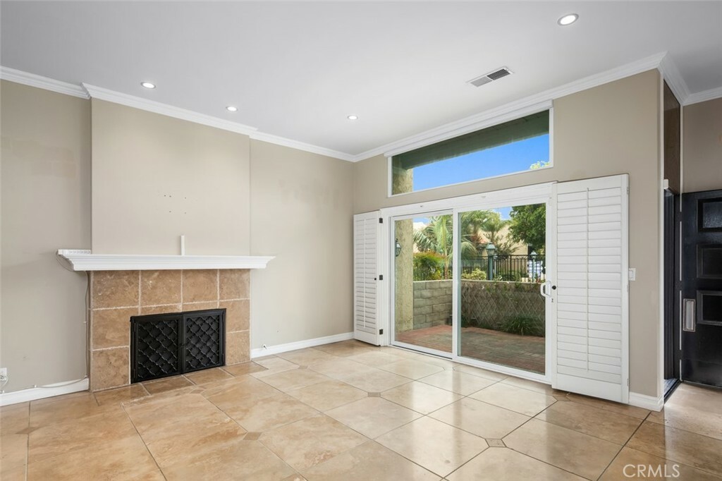 Property Photo:  954 Palo Verde Avenue  CA 90815 