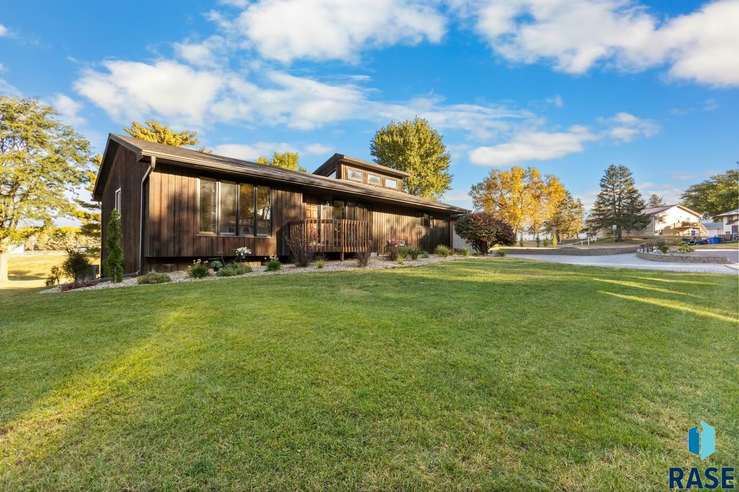 Property Photo:  506 Lincoln Dr  SD 57001 