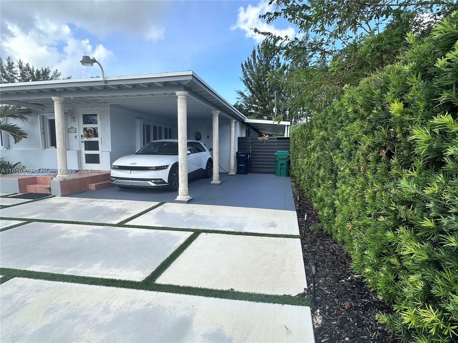 Property Photo:  2592 SW 69th Ave  FL 33155 