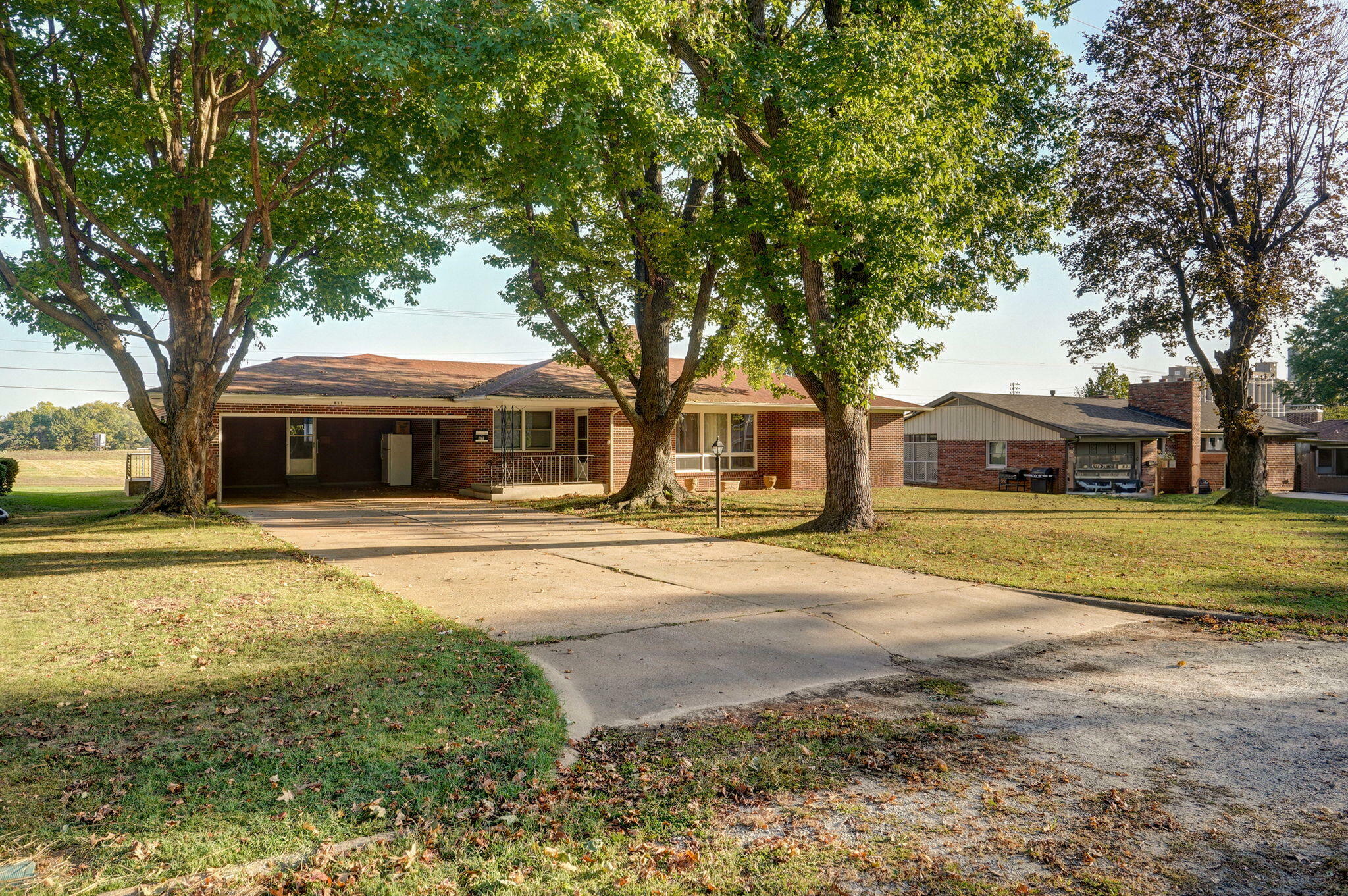 Property Photo: 811 W Pleasant MO 65605