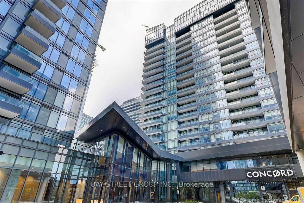 Property Photo:  80 Queens Wharf Rd E 1509  ON M5V 0J3 