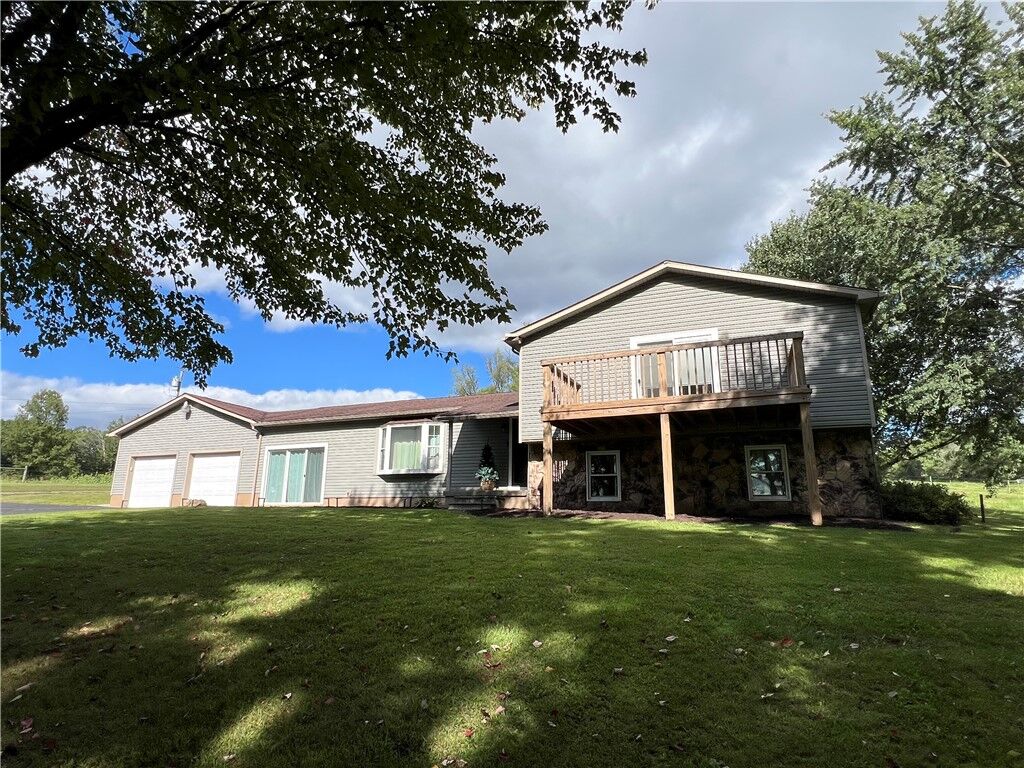 Property Photo:  384 Grove Rd  PA 16137 