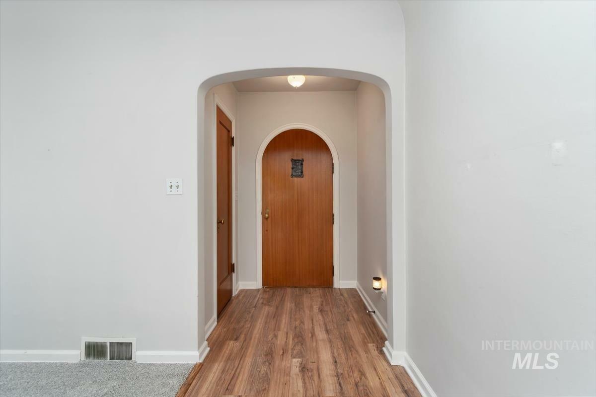 Property Photo:  1003 6th St S  ID 83651-4117 