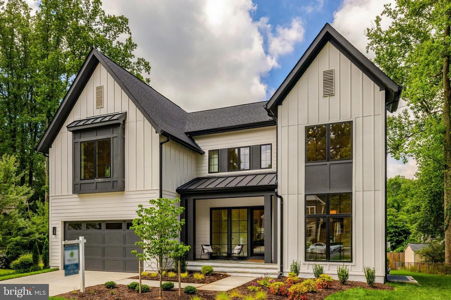 Property Photo: 904 Shady Drive SE VA 22180