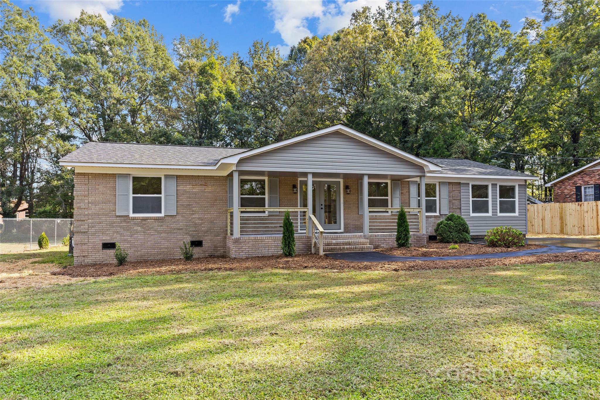 Property Photo:  200 Anne Street  NC 28104 