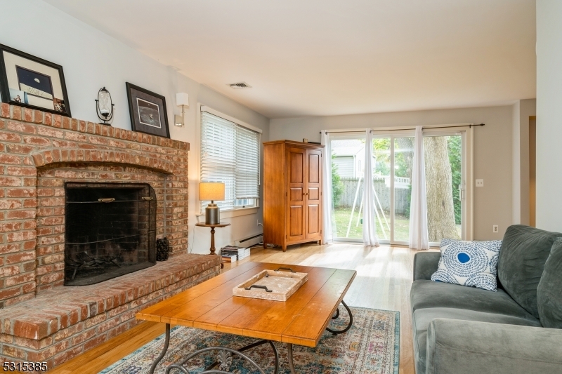 Property Photo:  20 Hillside Ave  NJ 07932 