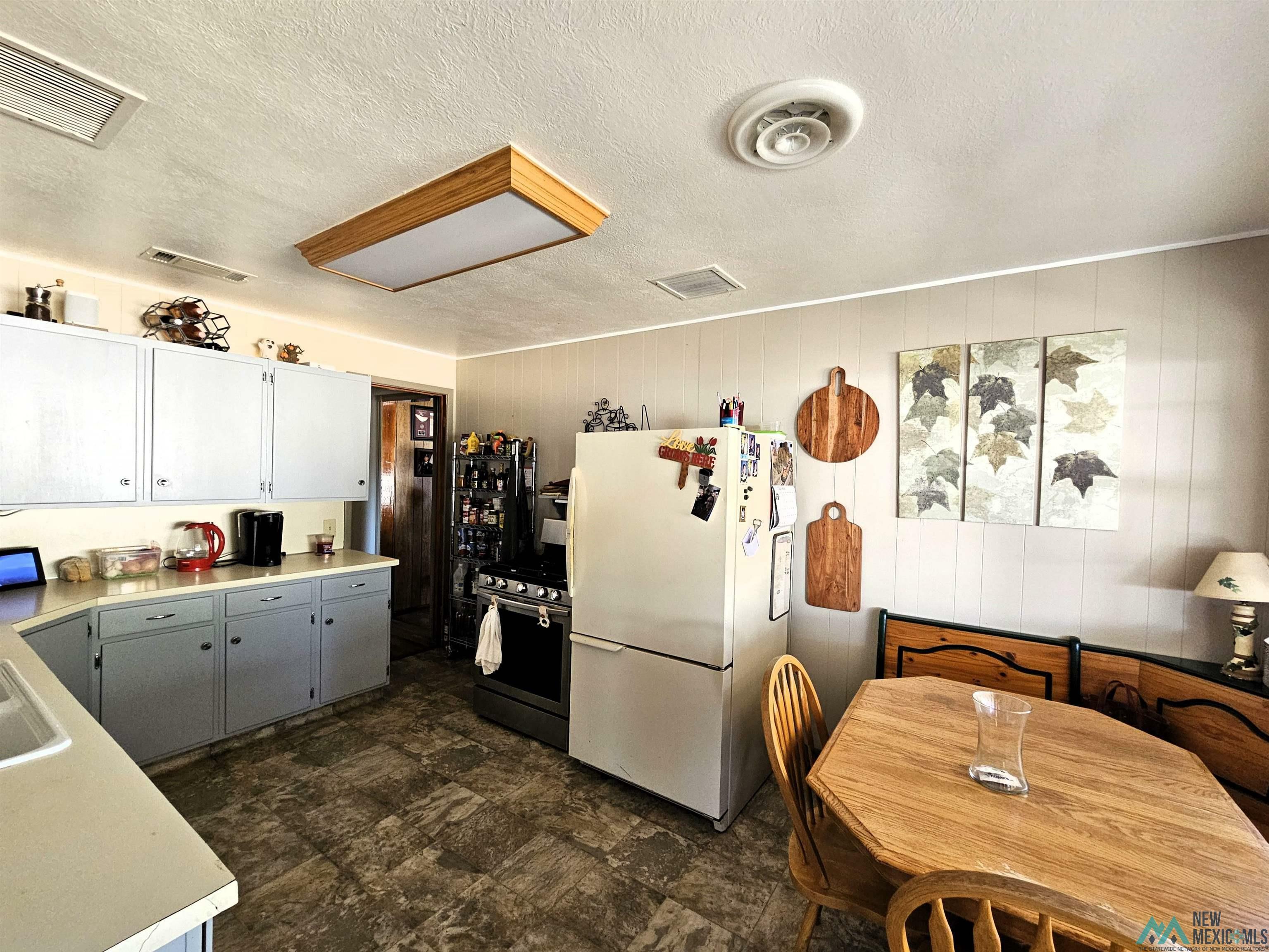 Property Photo:  101 Cravy Drive  NM 88101 