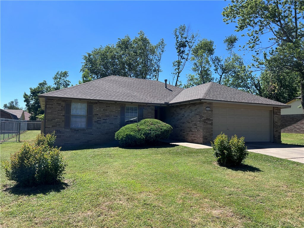 Property Photo:  604 N 35th Street  AR 72756 