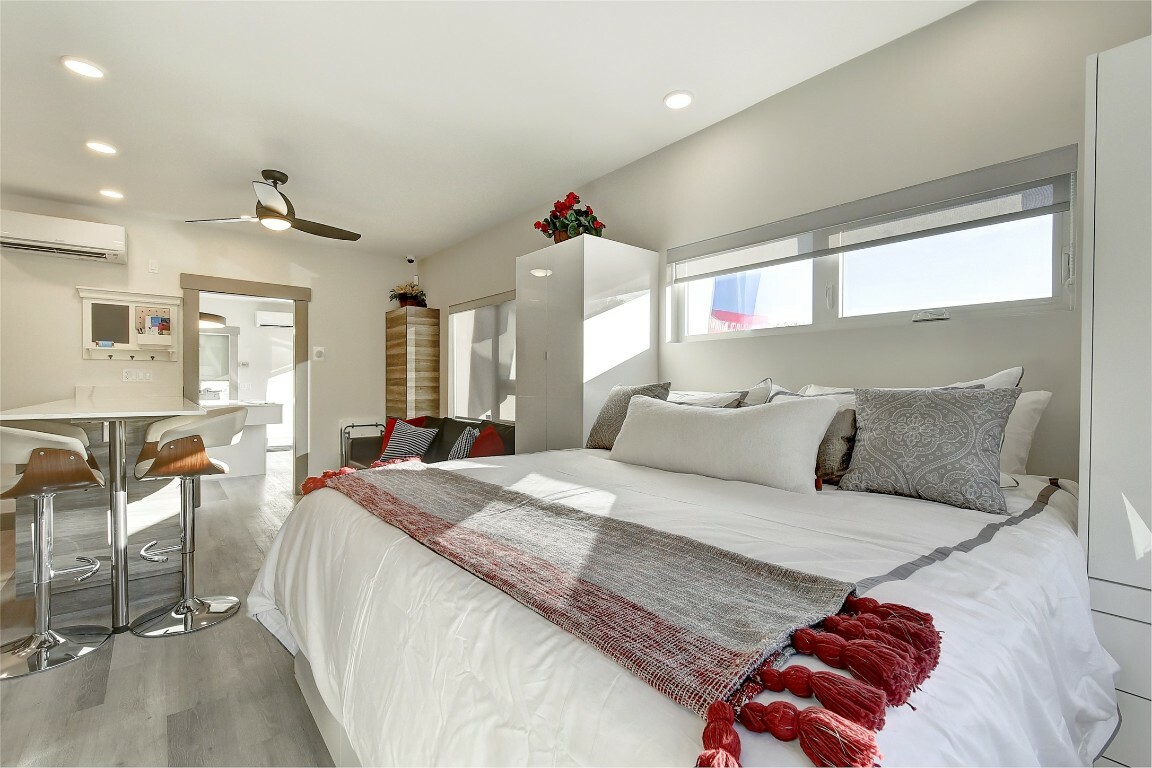 Property Photo:  2555 Lakeshore Road 216  BC V1H 0A4 