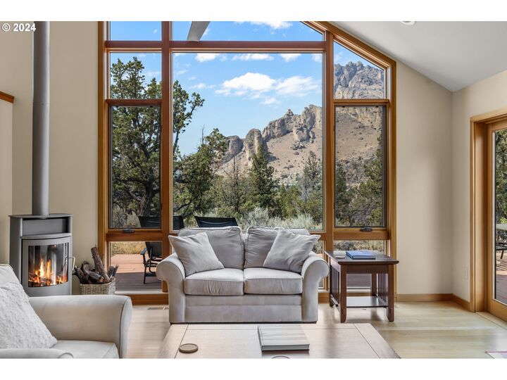Property Photo: 9210 NE Smith Rock Loop OR 97760